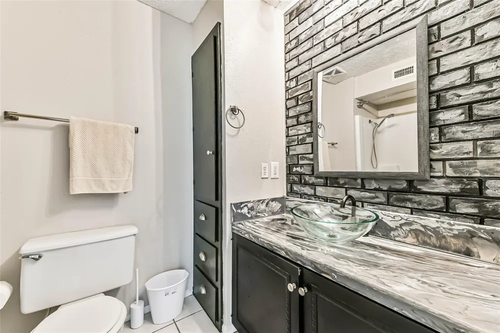 68 Chervil Common Lake Jackson, TX 77566