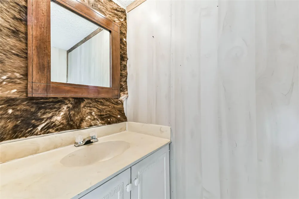 68 Chervil Common Lake Jackson, TX 77566