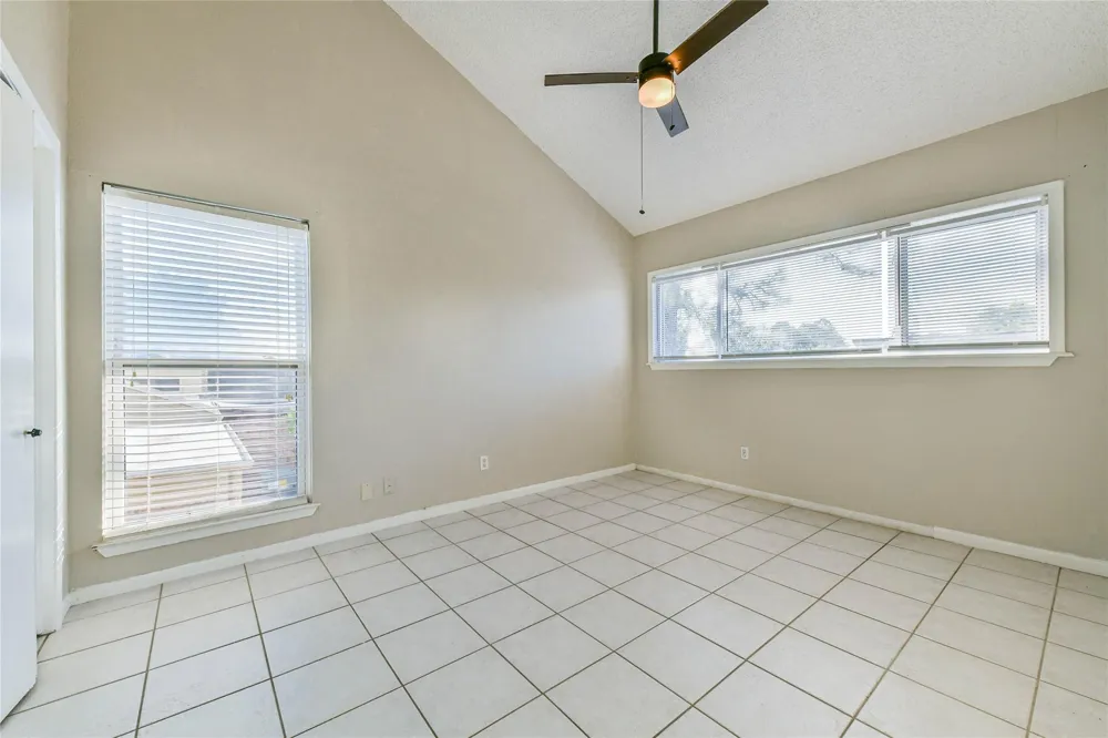 68 Chervil Common Lake Jackson, TX 77566