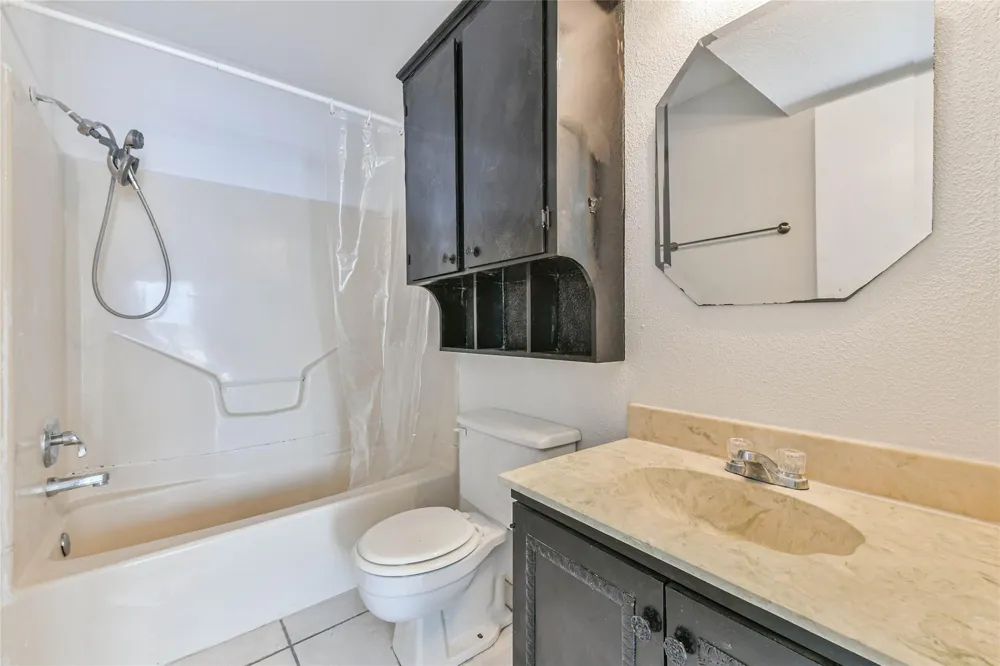 68 Chervil Common Lake Jackson, TX 77566