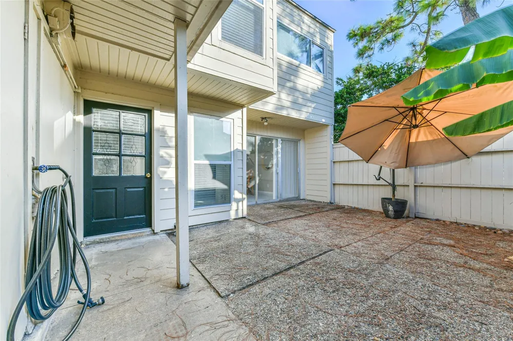 68 Chervil Common Lake Jackson, TX 77566