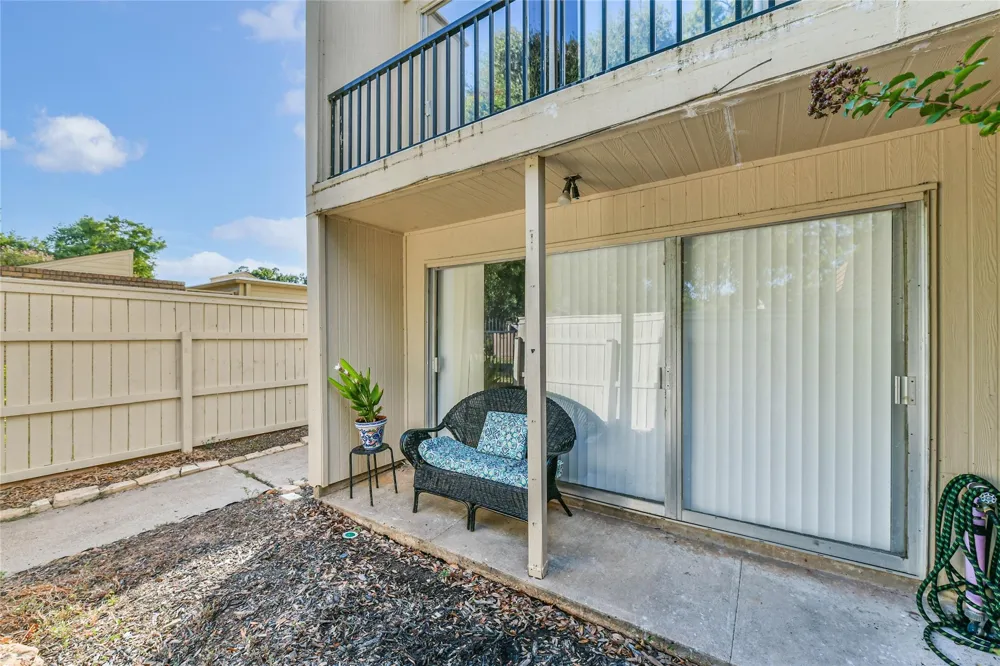 68 Chervil Common Lake Jackson, TX 77566