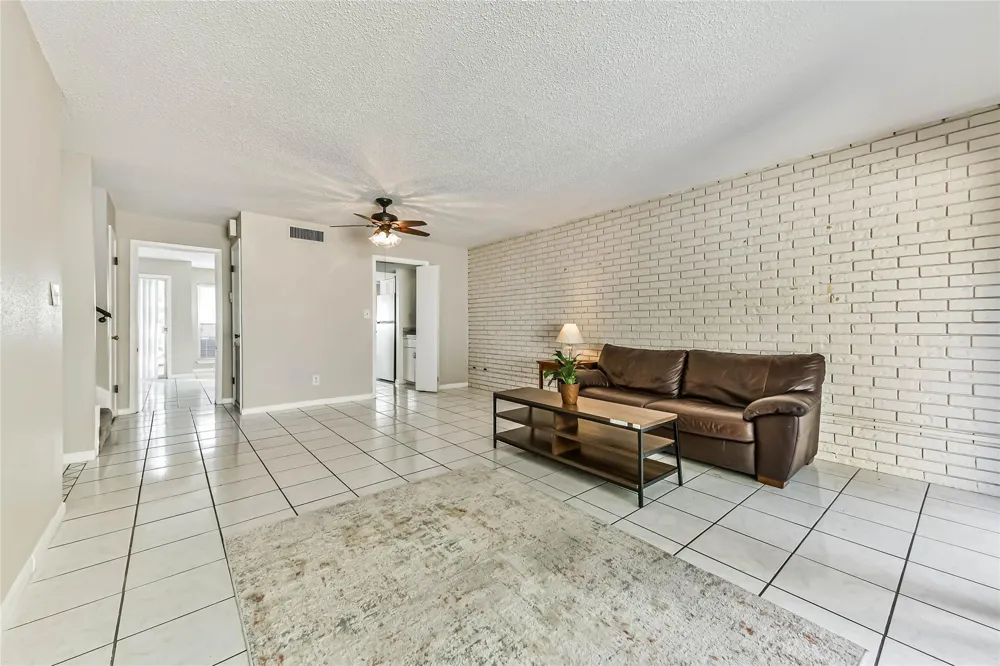68 Chervil Common Lake Jackson, TX 77566