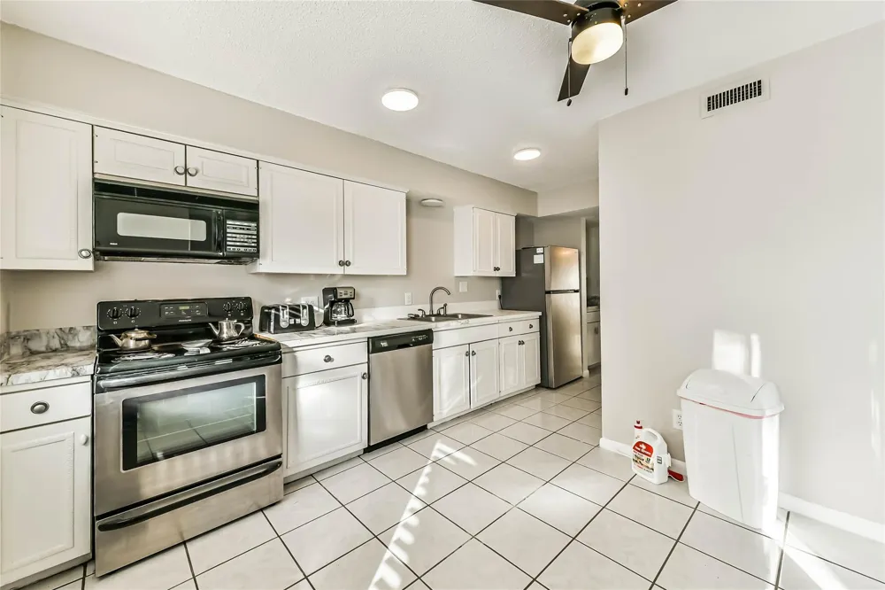 68 Chervil Common Lake Jackson, TX 77566
