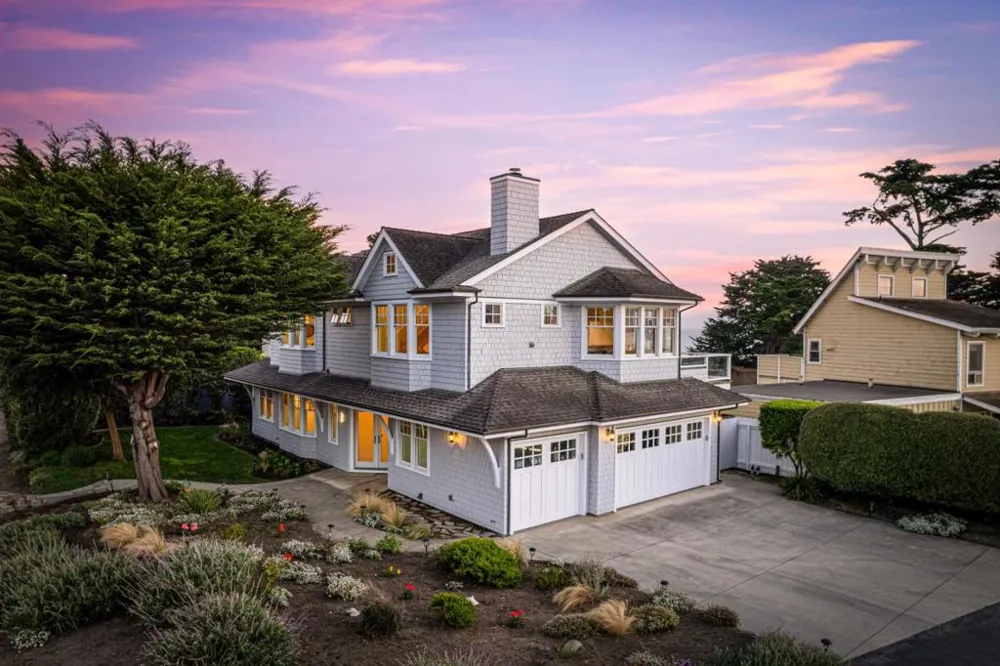 2 Alameda Avenue Half Moon Bay, CA 94019