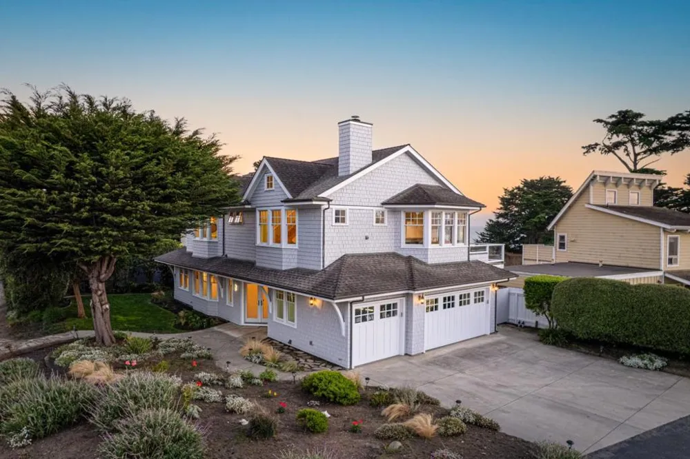 2 Alameda Avenue Half Moon Bay, CA 94019