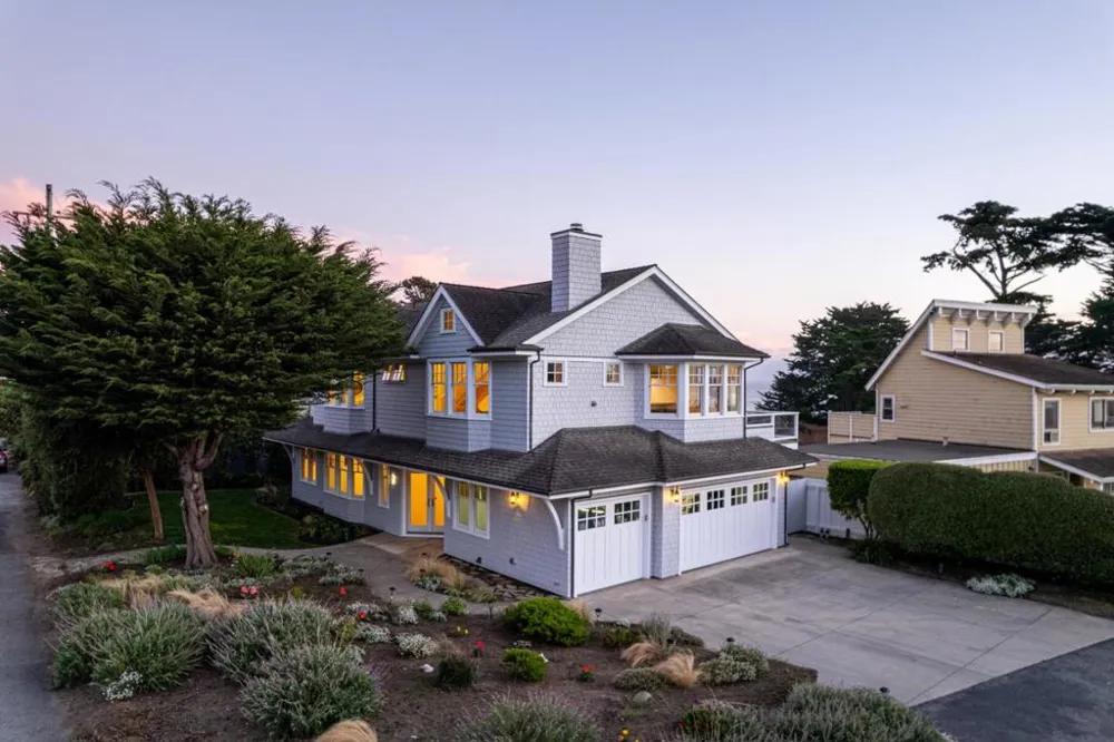 2 Alameda Avenue Half Moon Bay, CA 94019