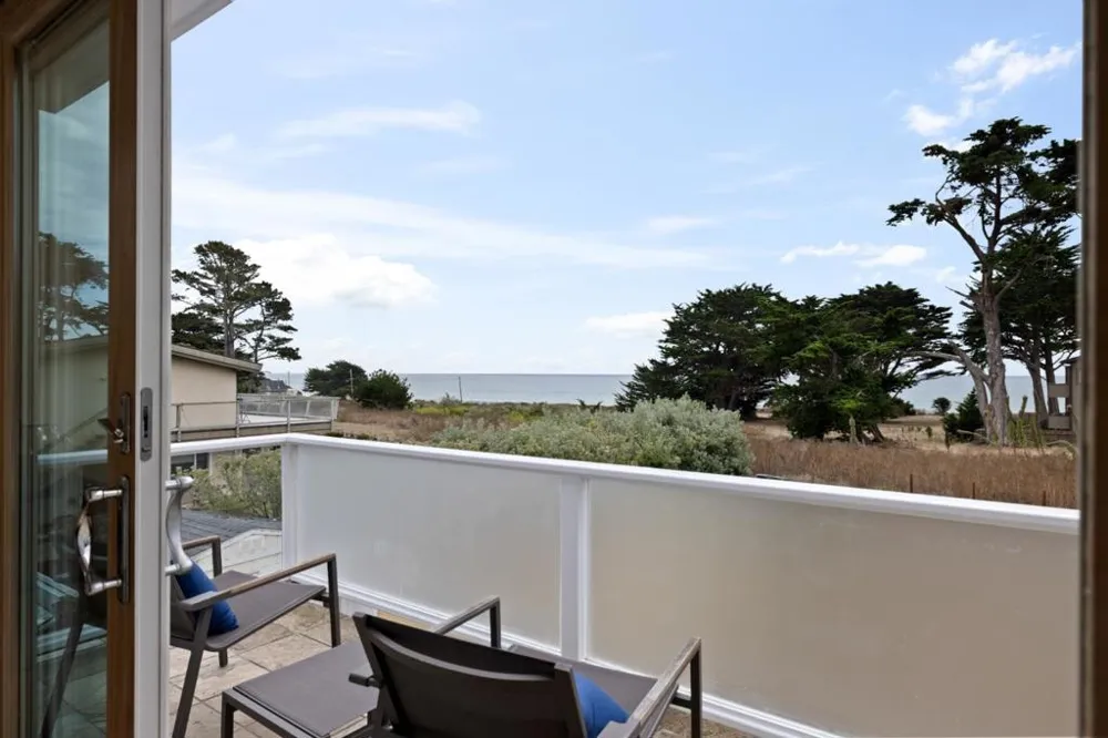 2 Alameda Avenue Half Moon Bay, CA 94019