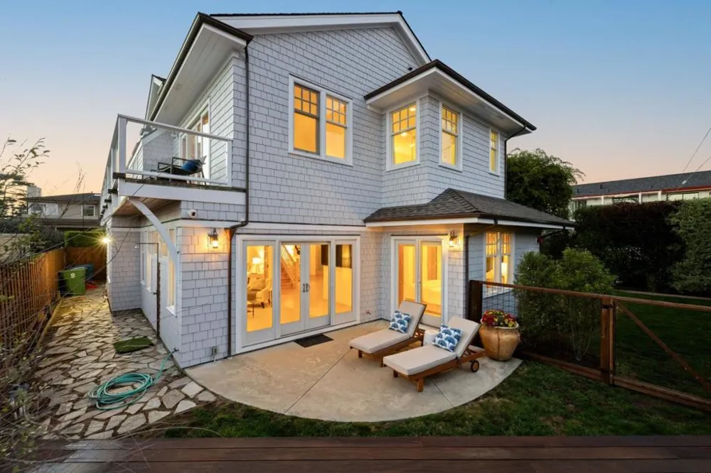 2 Alameda Avenue Half Moon Bay, CA 94019