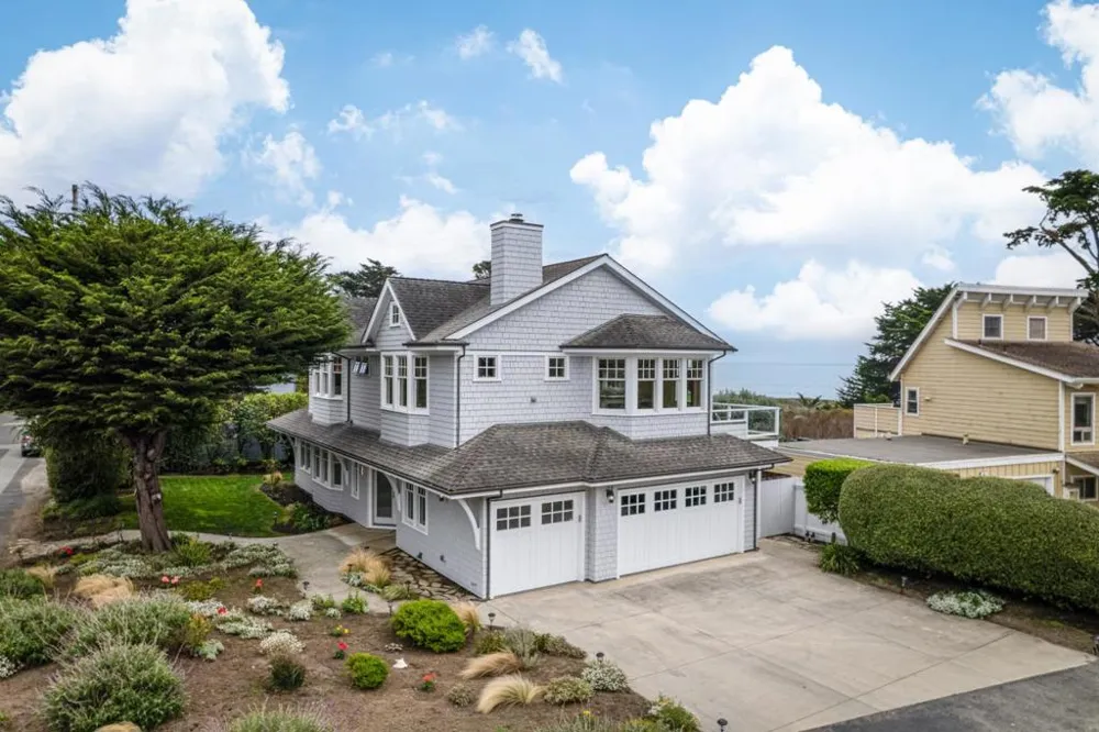 2 Alameda Avenue Half Moon Bay, CA 94019