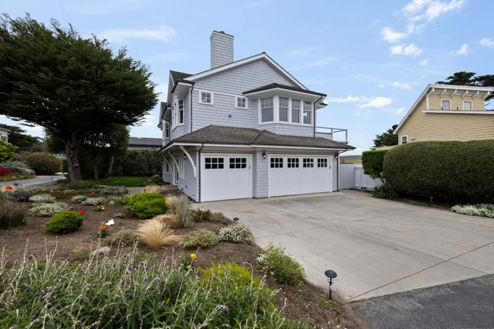 2 Alameda Avenue Half Moon Bay, CA 94019