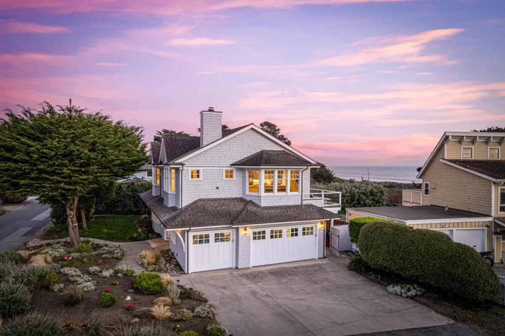 2 Alameda Avenue Half Moon Bay, CA 94019