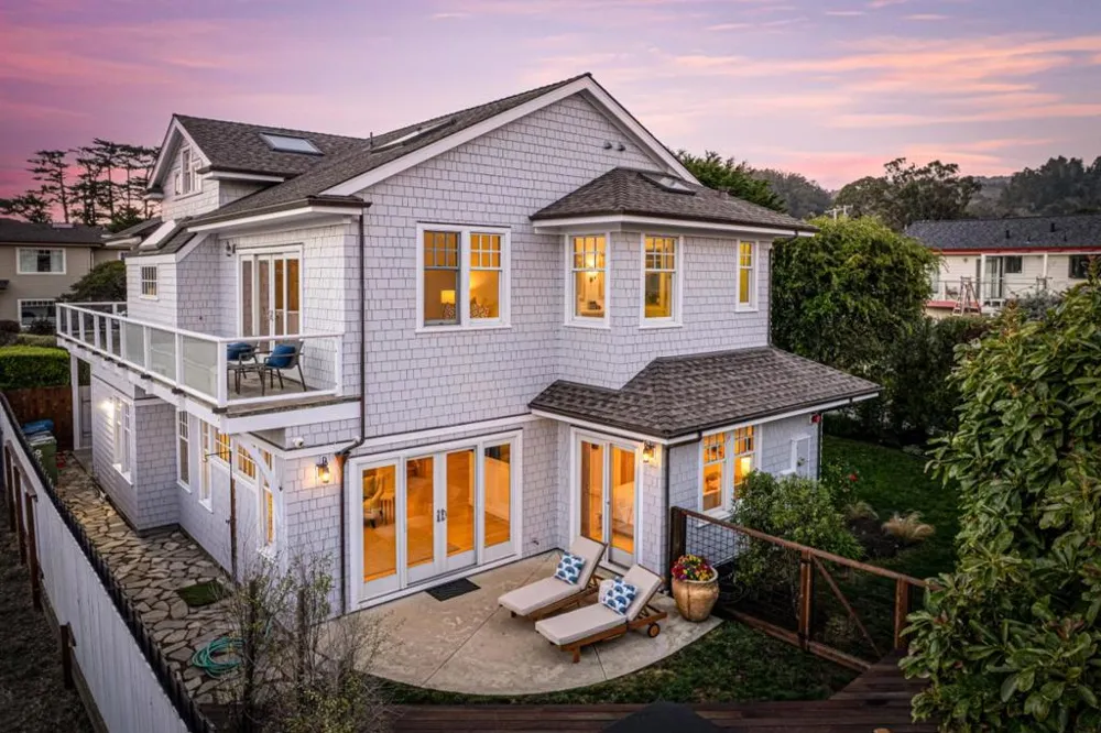 2 Alameda Avenue Half Moon Bay, CA 94019