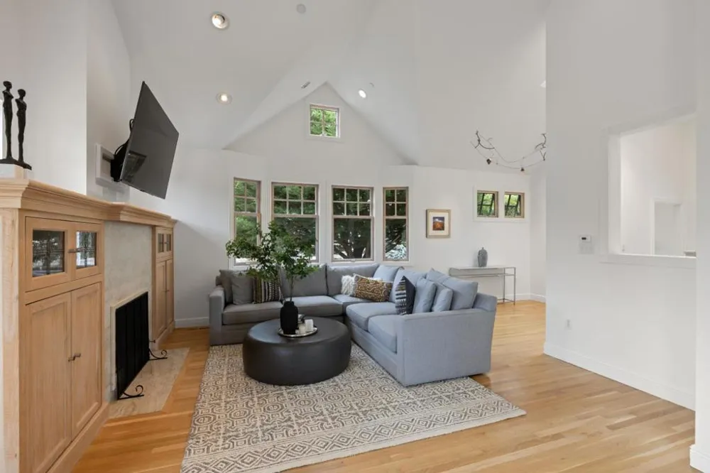 2 Alameda Avenue Half Moon Bay, CA 94019