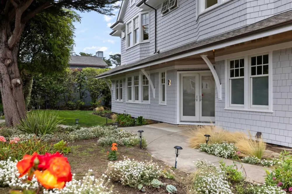 2 Alameda Avenue Half Moon Bay, CA 94019