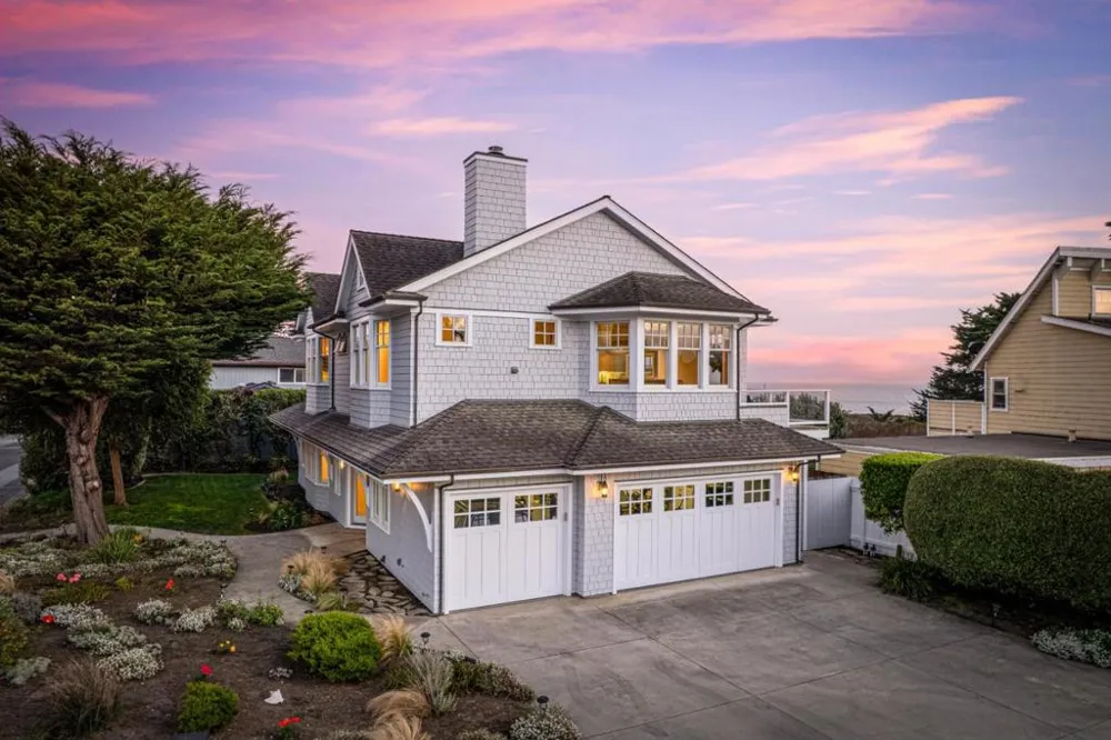 2 Alameda Avenue Half Moon Bay, CA 94019