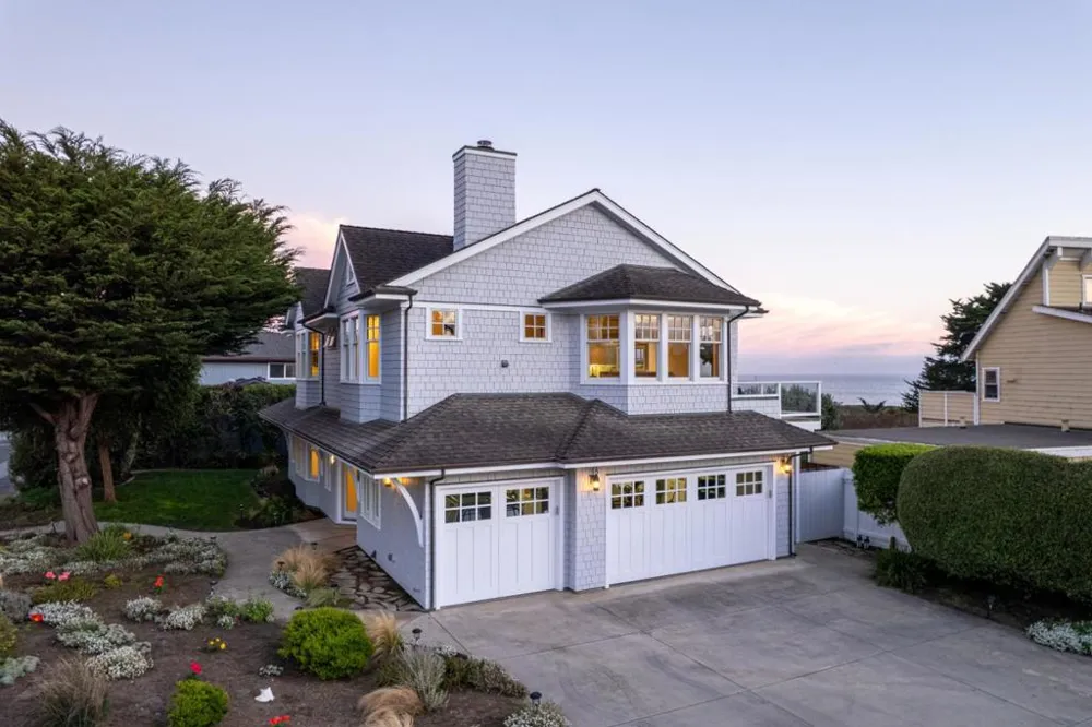 2 Alameda Avenue Half Moon Bay, CA 94019