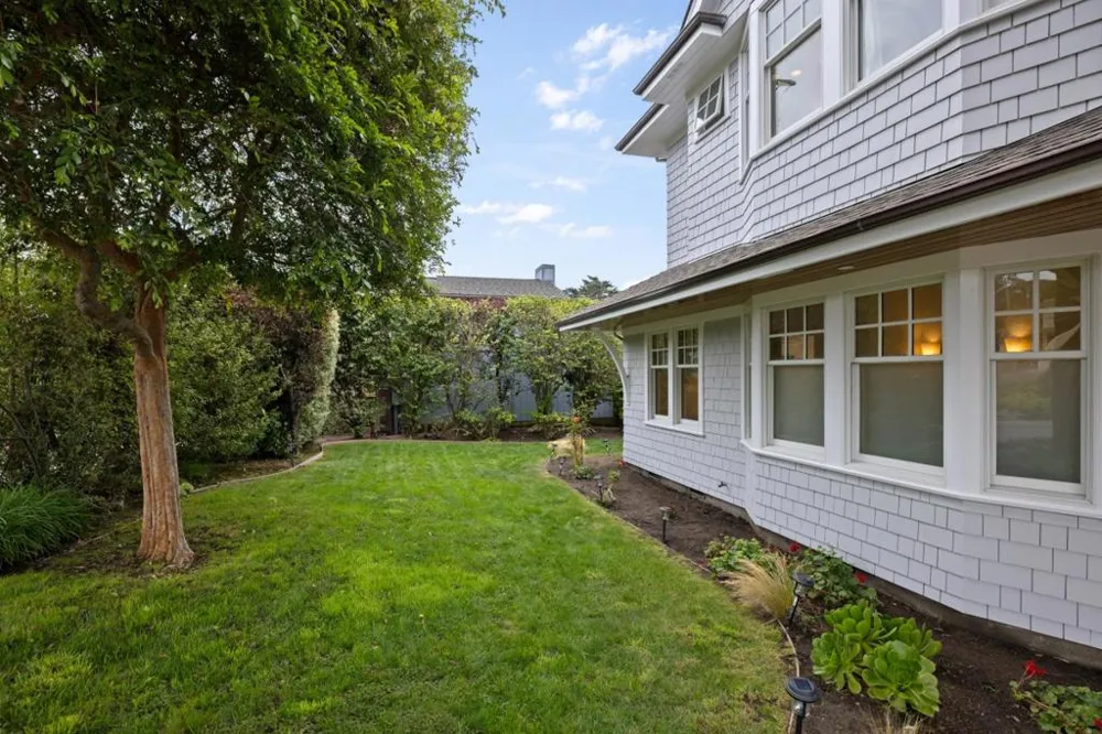 2 Alameda Avenue Half Moon Bay, CA 94019