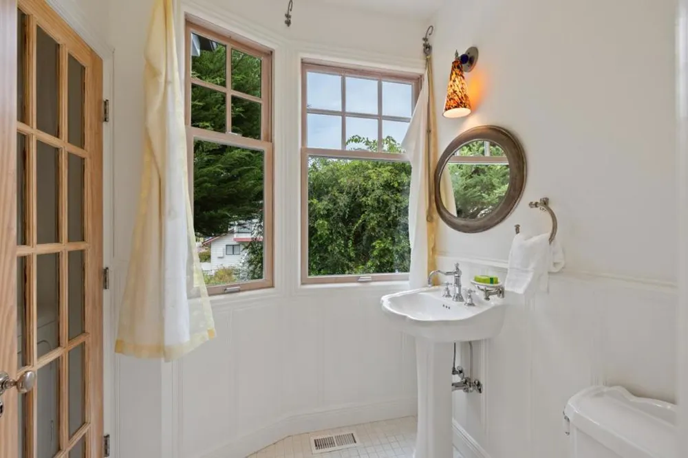 2 Alameda Avenue Half Moon Bay, CA 94019