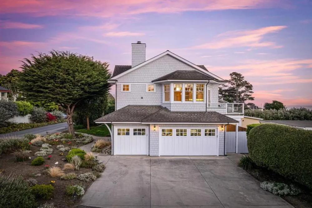 2 Alameda Avenue Half Moon Bay, CA 94019