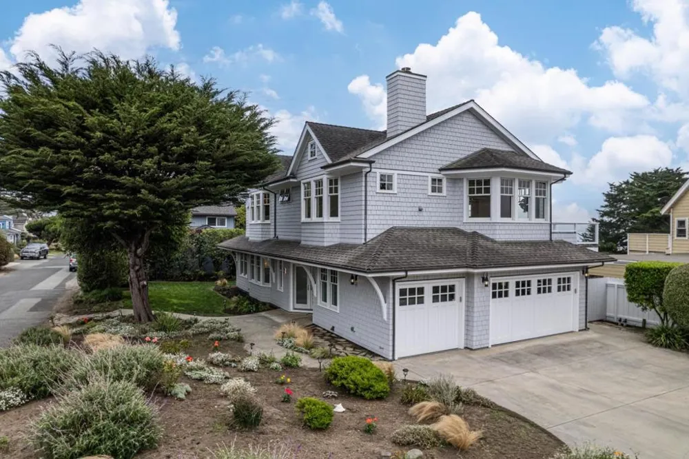 2 Alameda Avenue Half Moon Bay, CA 94019