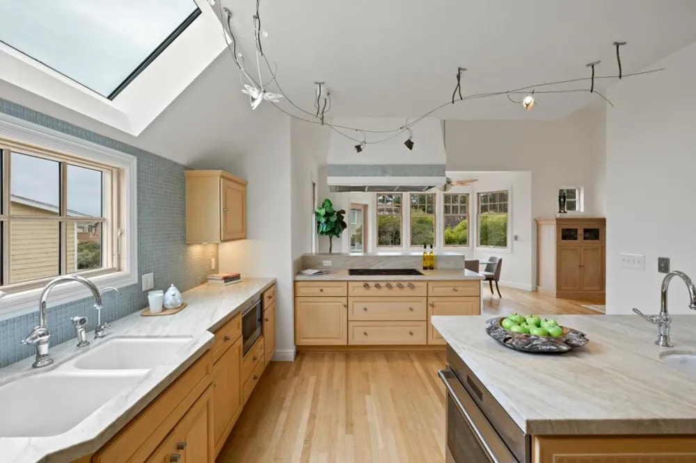 2 Alameda Avenue Half Moon Bay, CA 94019