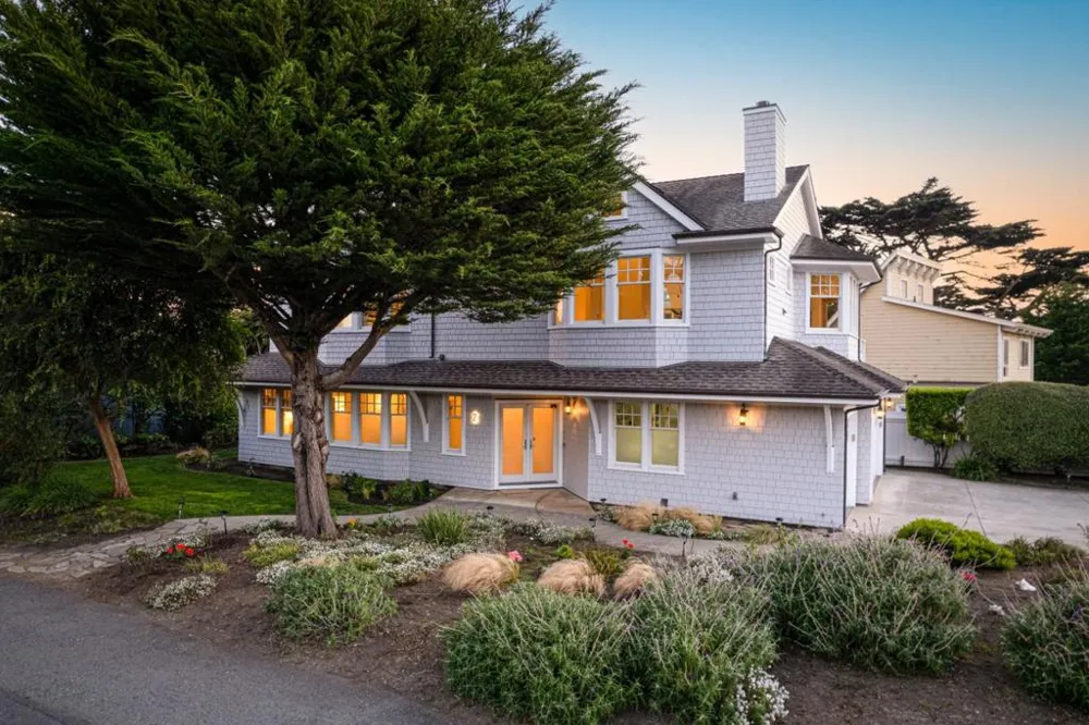 2 Alameda Avenue Half Moon Bay, CA 94019