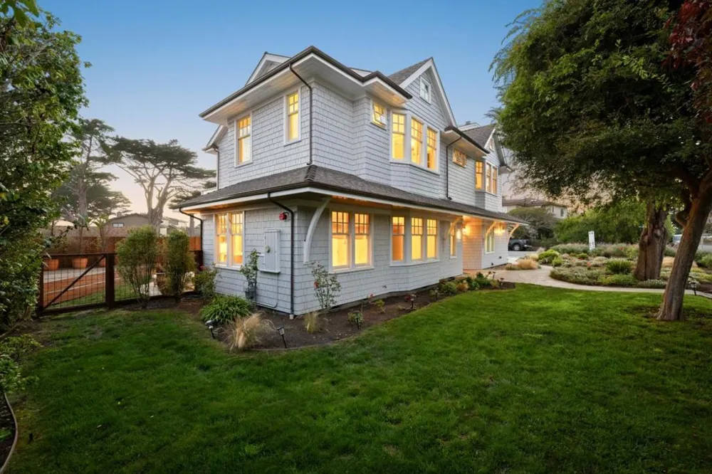 2 Alameda Avenue Half Moon Bay, CA 94019