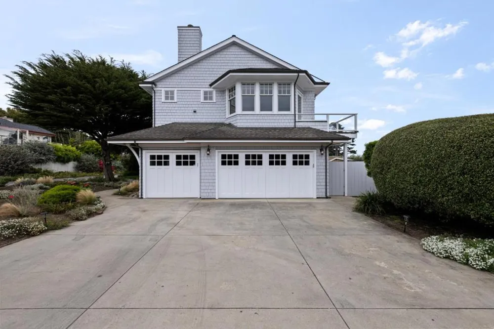 2 Alameda Avenue Half Moon Bay, CA 94019