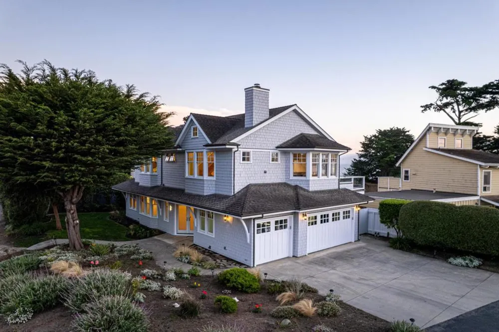 2 Alameda Avenue Half Moon Bay, CA 94019