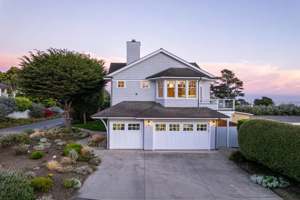 2 Alameda Avenue Half Moon Bay, CA 94019