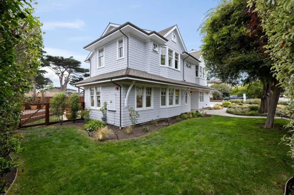 2 Alameda Avenue Half Moon Bay, CA 94019