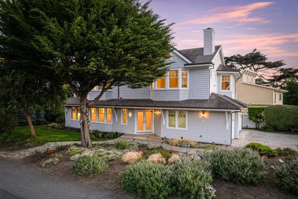 2 Alameda Avenue Half Moon Bay, CA 94019