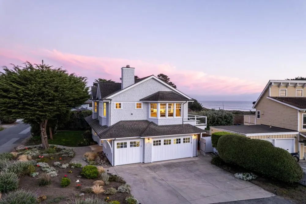2 Alameda Avenue Half Moon Bay, CA 94019
