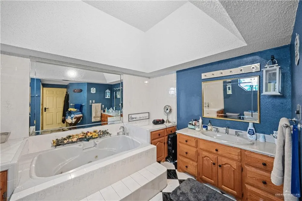 1712 1st Street McAllen, TX 78501