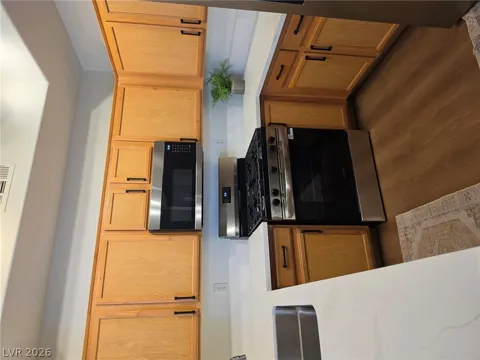 2305 W Horizon Ridge Parkway #814
