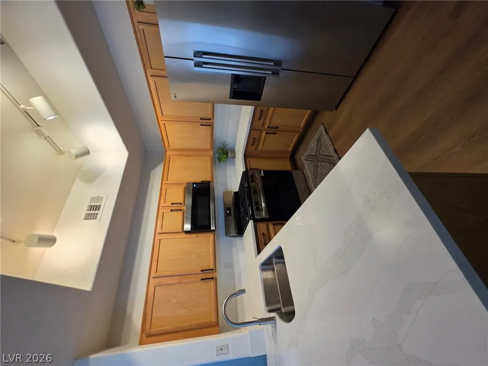 2305 W Horizon Ridge Parkway #814 Henderson, NV 89052