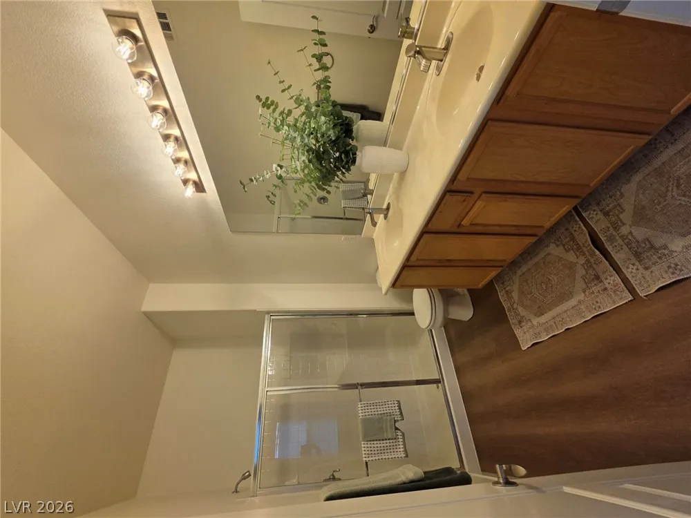 2305 W Horizon Ridge Parkway #814 Henderson, NV 89052