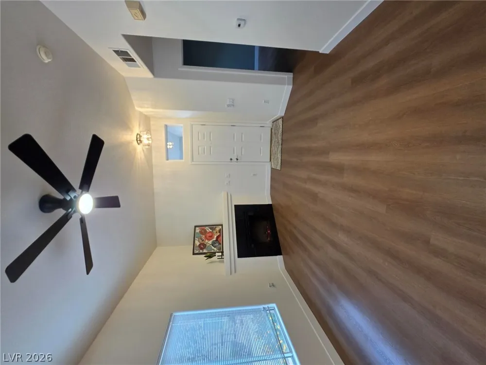 2305 W Horizon Ridge Parkway #814 Henderson, NV 89052