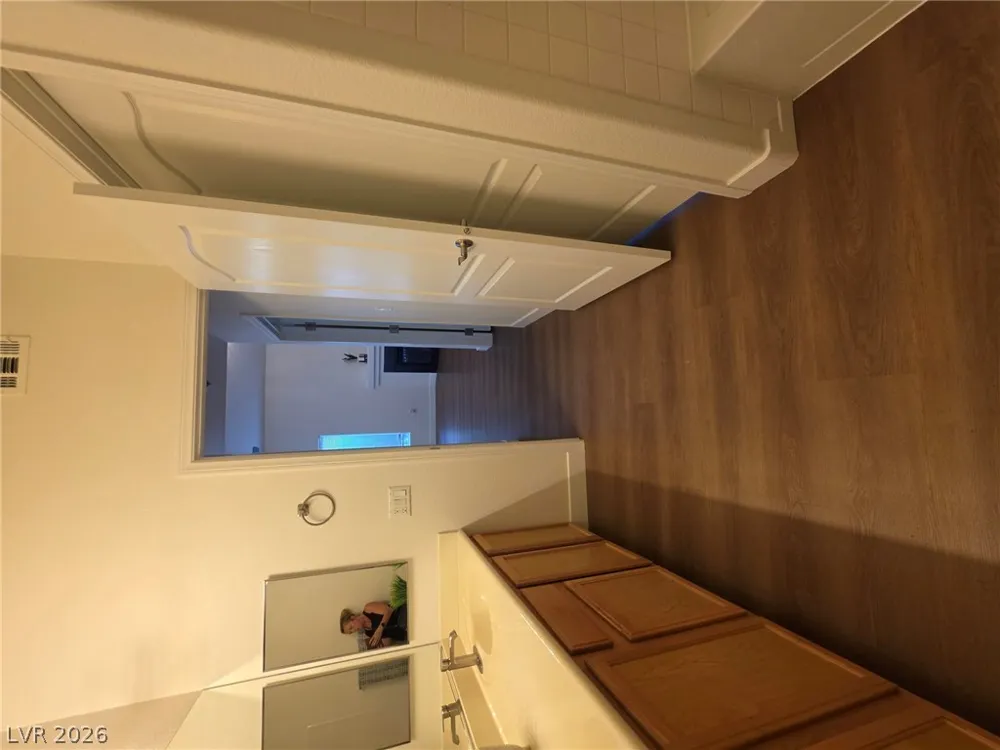 2305 W Horizon Ridge Parkway #814 Henderson, NV 89052