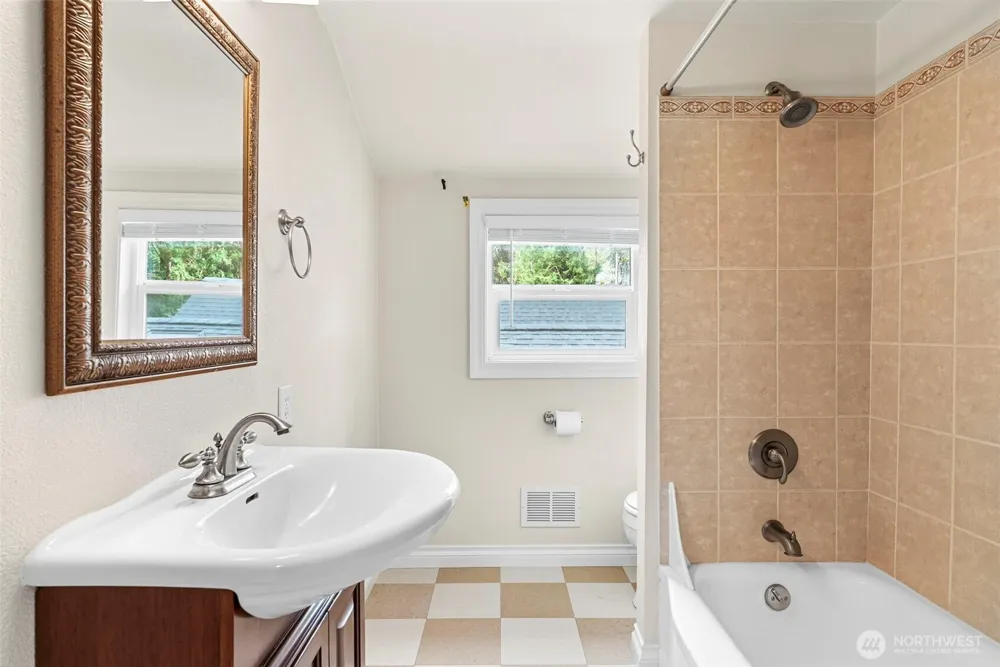 215 Walnut Acres Road Kelso, WA 98626
