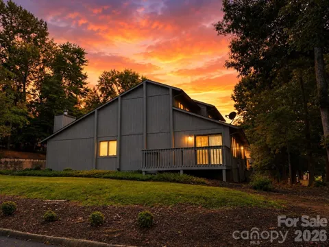 1301 Independence Trail