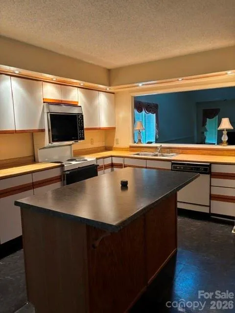 1301 Independence Trail Morganton, NC 28655