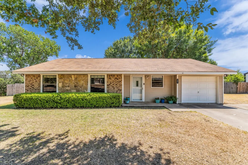 261 Oakview Circle Waco, TX 76705