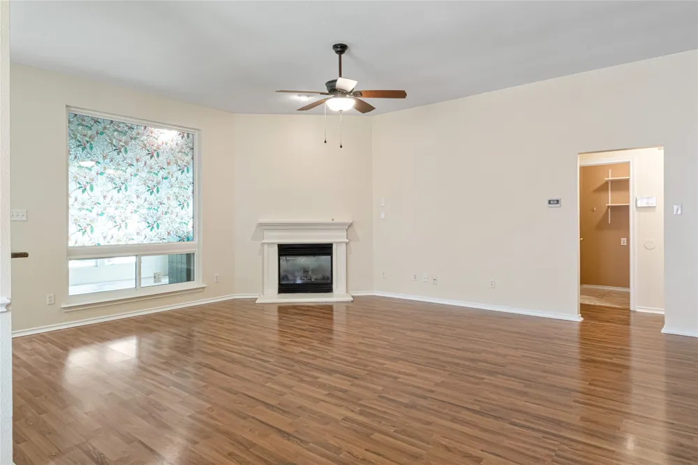 1327 Pegasus Drive Arlington, TX 76013