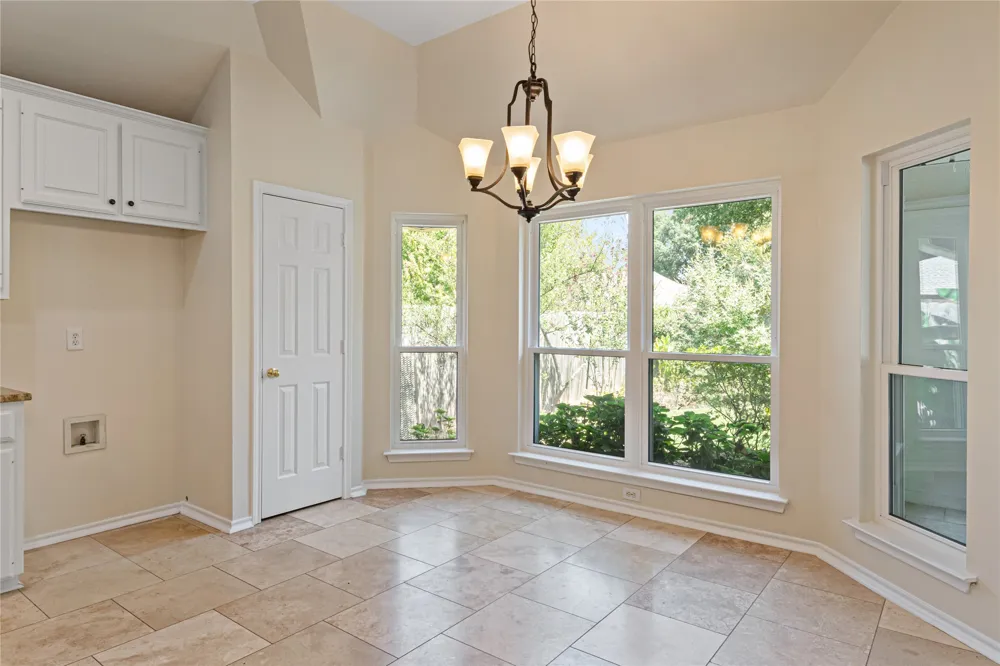 1327 Pegasus Drive Arlington, TX 76013