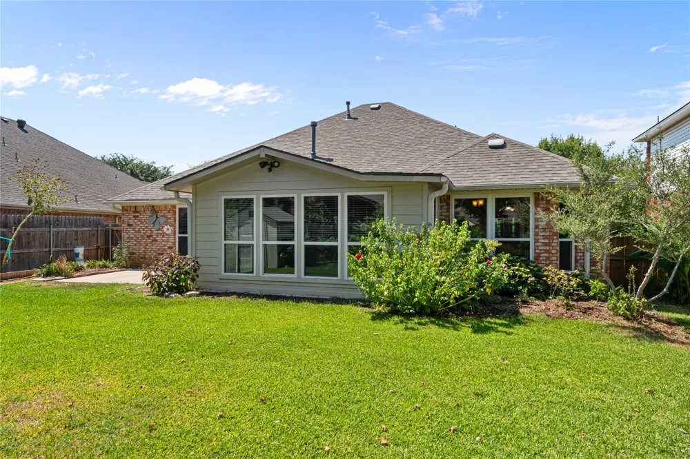 1327 Pegasus Drive Arlington, TX 76013