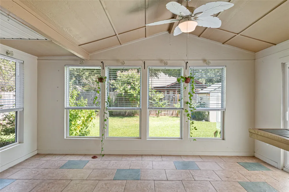 1327 Pegasus Drive Arlington, TX 76013