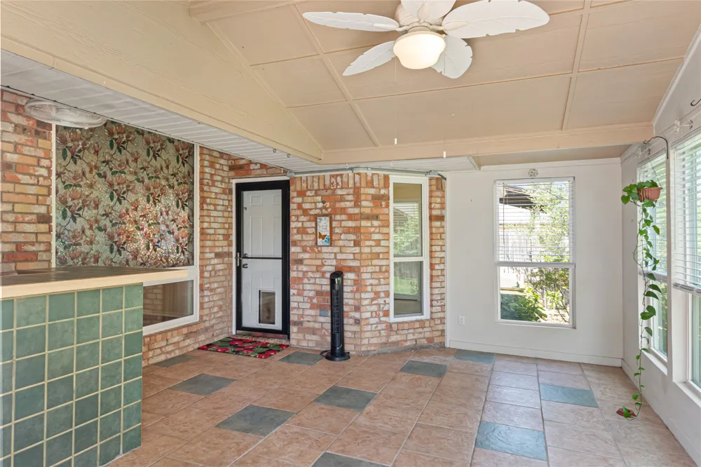 1327 Pegasus Drive Arlington, TX 76013