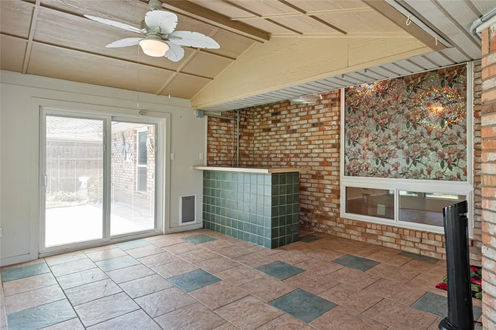 1327 Pegasus Drive Arlington, TX 76013